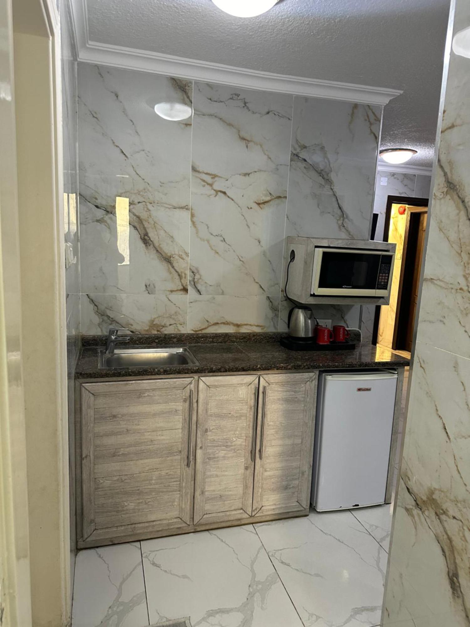 Arwahotel Apartments اروى للشقق الفندقية Aqaba Exterior foto